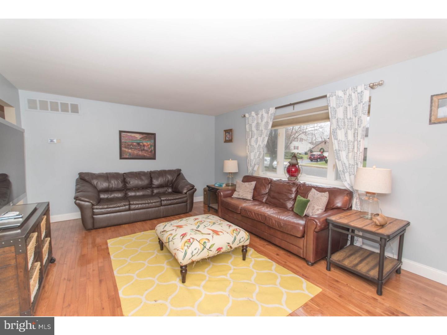 1260 Welsh Road Warrington, PA 18976 - Photo 7 of 25 Living Room