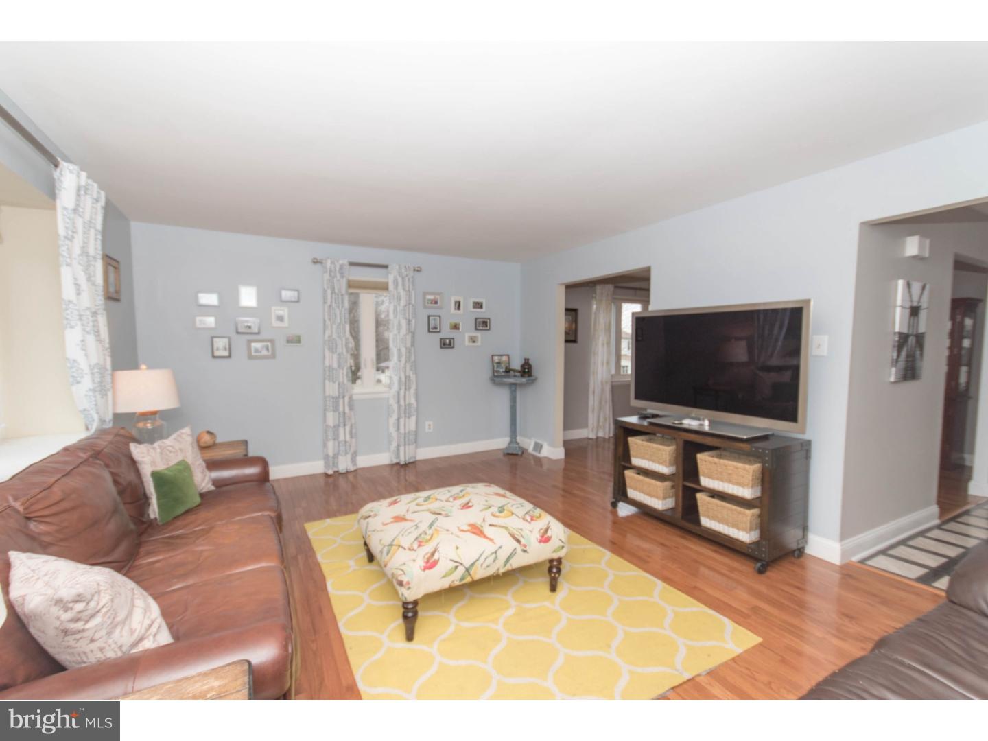 1260 Welsh Road Warrington, PA 18976 - Photo 8 of 25 Living Room