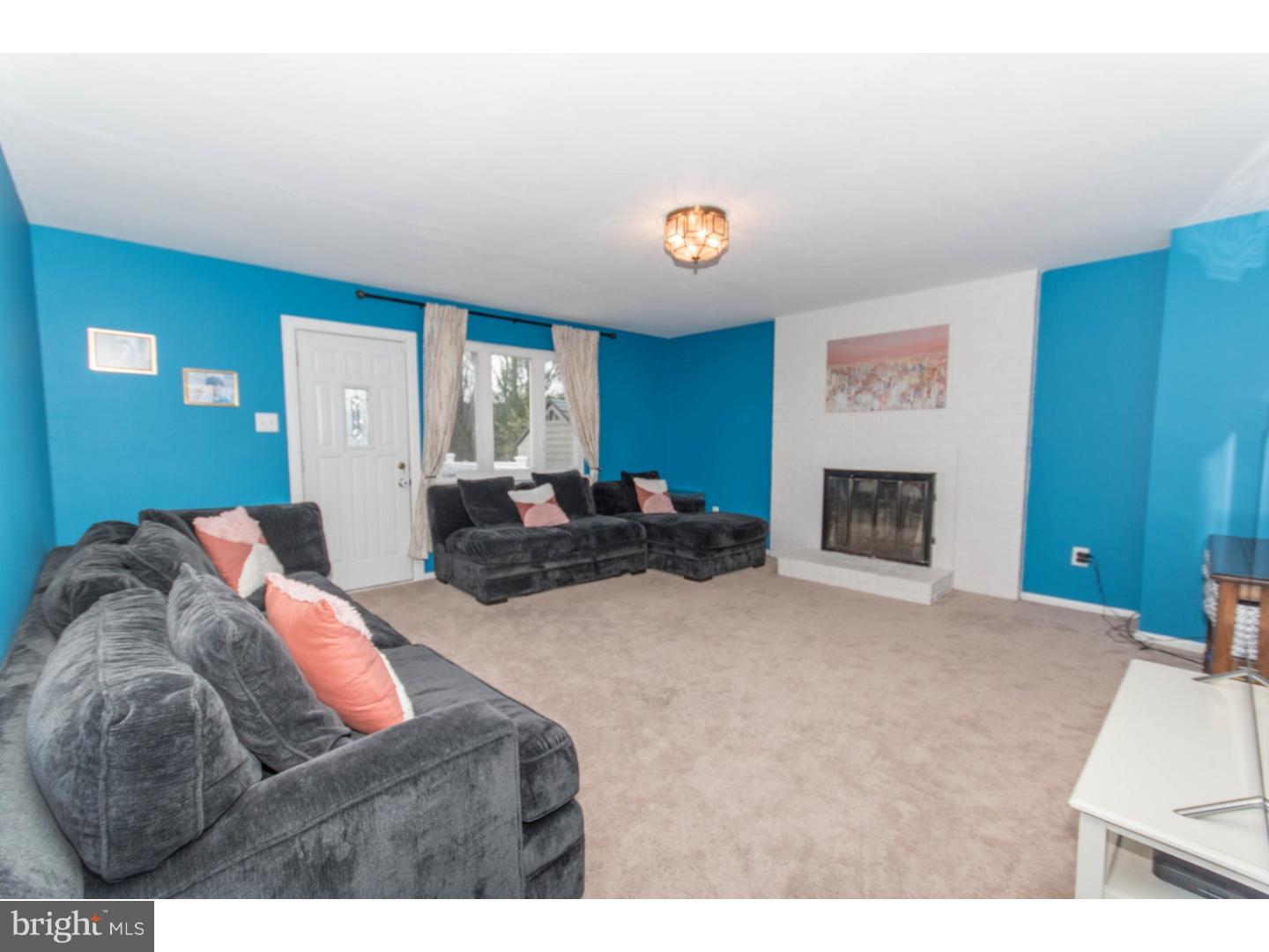 1260 Welsh Road Warrington, PA 18976 - Photo 9 of 25 Family Room