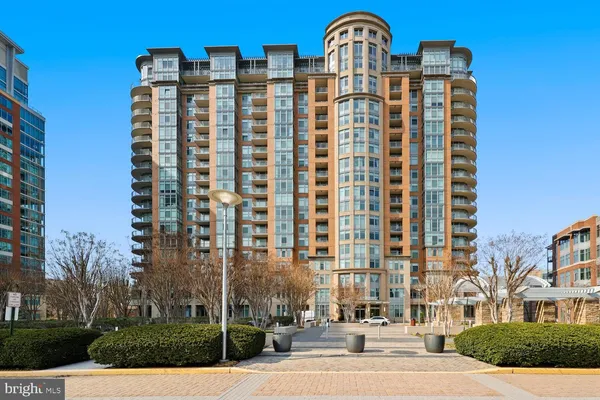 $550,000 | 8220 Crestwood Heights Drive, Unit 419, McLean, VA 22102