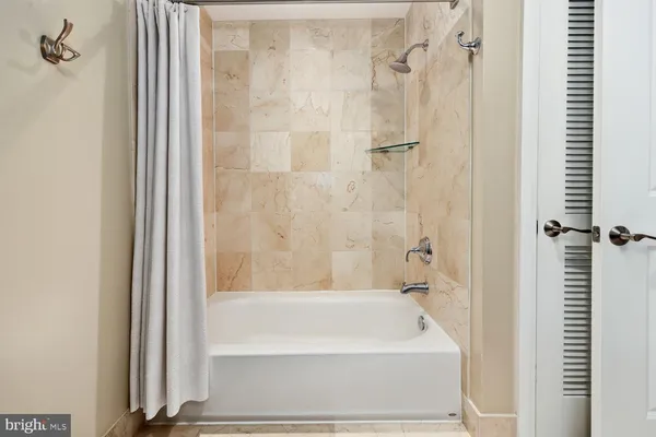 $550,000 | 8220 Crestwood Heights Drive, Unit 419, McLean, VA 22102