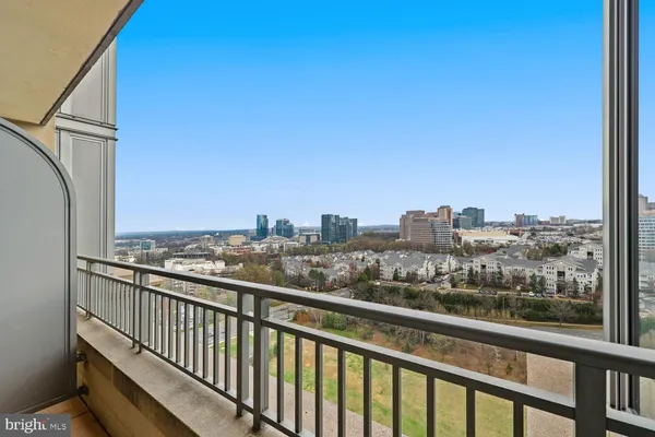 $550,000 | 8220 Crestwood Heights Drive, Unit 419, McLean, VA 22102