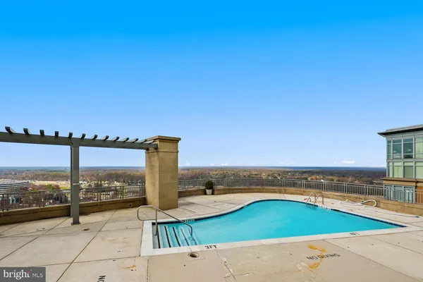$550,000 | 8220 Crestwood Heights Drive, Unit 419, McLean, VA 22102