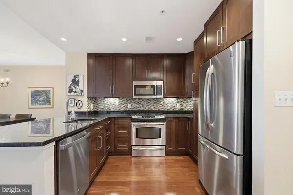 $550,000 | 8220 Crestwood Heights Drive, Unit 419, McLean, VA 22102