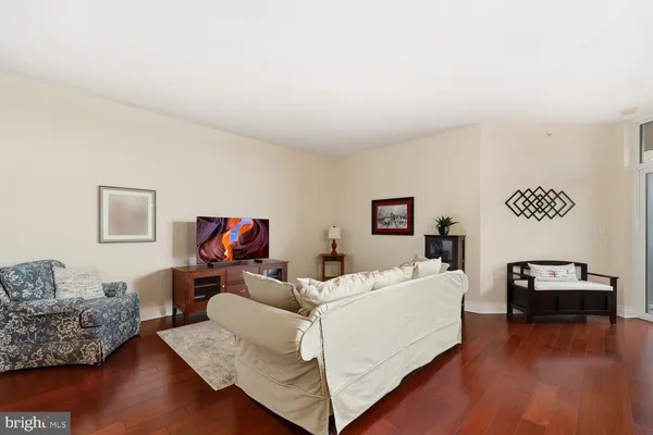 $550,000 | 8220 Crestwood Heights Drive, Unit 419, McLean, VA 22102