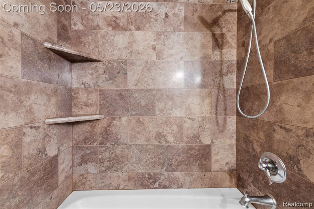 29410 Runey Drive Warren, MI 48092 - Photo 11 of 33
