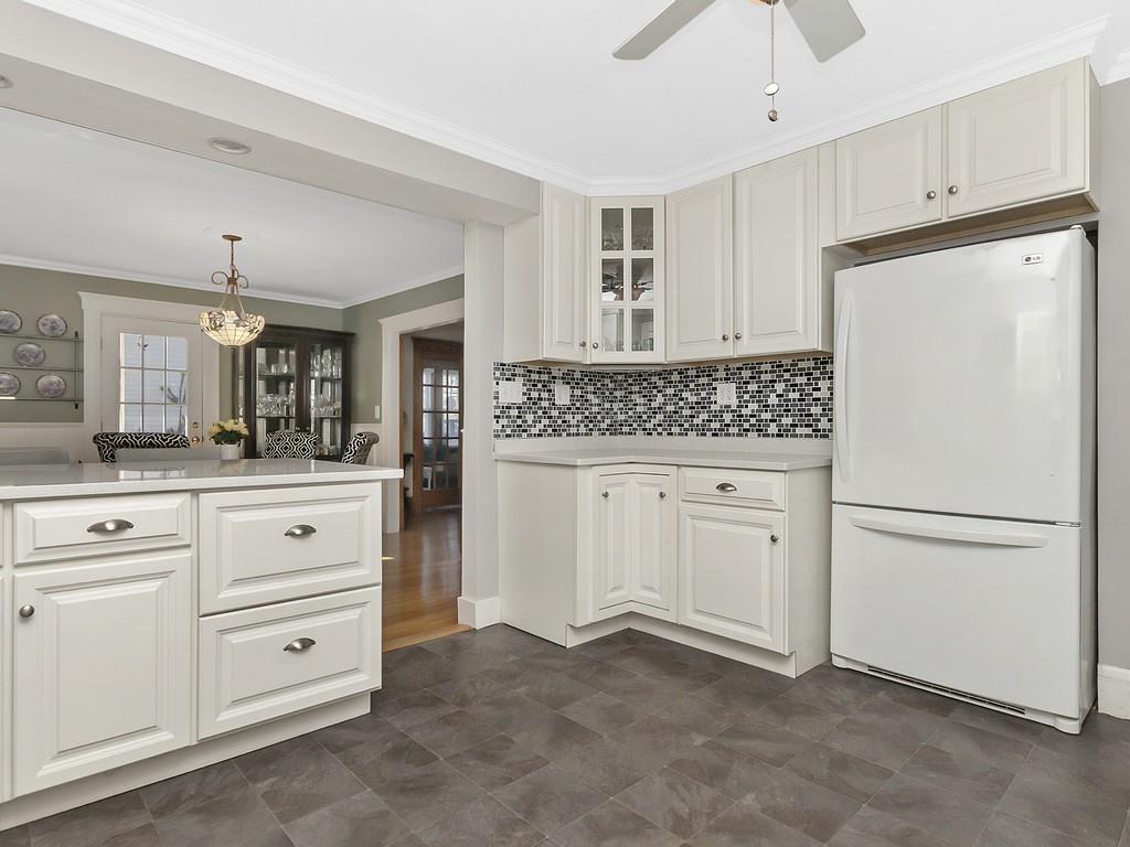 70 Hawthorne Road Waltham, MA 02451 - Photo 5 of 39 Gallery Image 5