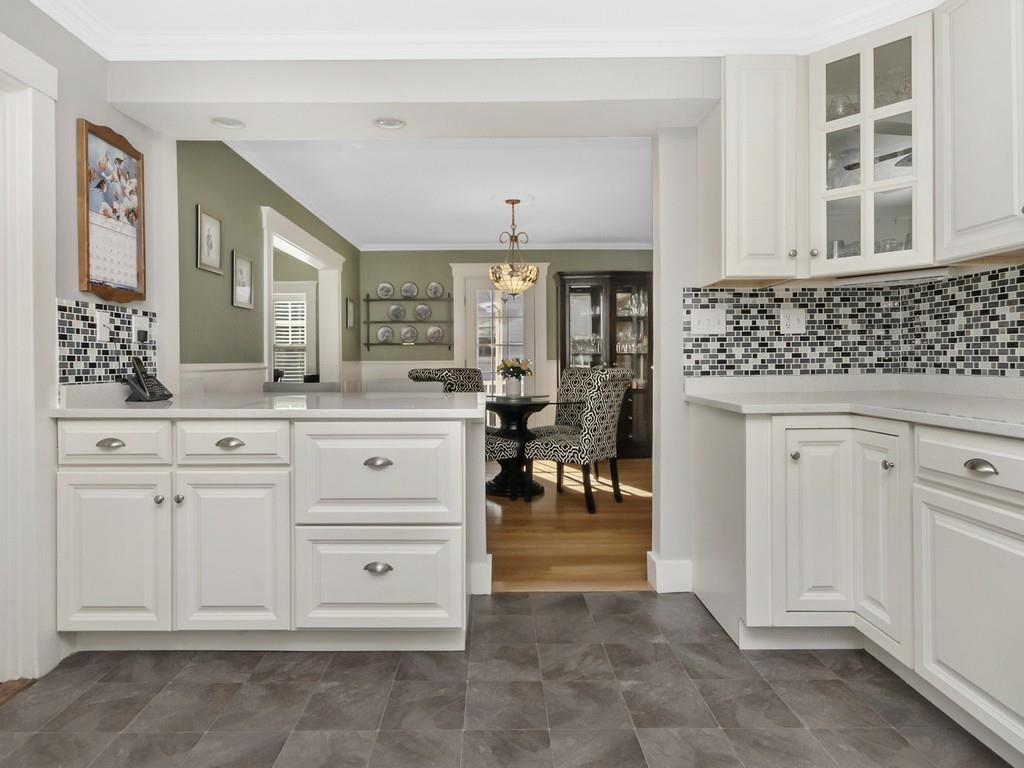 70 Hawthorne Road Waltham, MA 02451 - Photo 8 of 39 Gallery Image 8