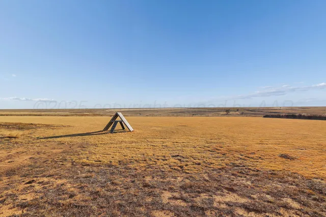 $595,000 | 5282 County Road 8, Claude, TX 79019