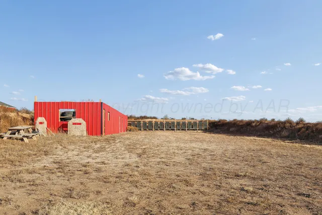 $595,000 | 5282 County Road 8, Claude, TX 79019