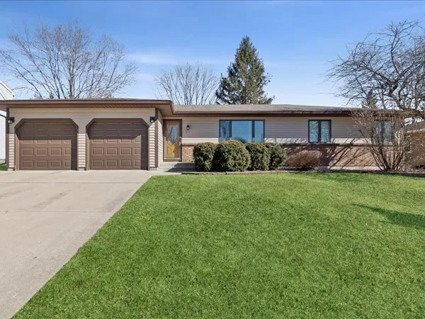 $389,000 | 10610 Mathew Street, Huntley, IL 60142