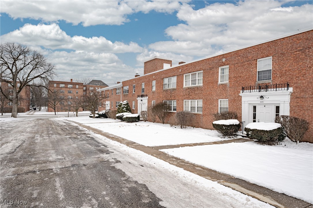 3271 Warrensville Center Road, Unit 8B Shaker Heights, OH 44122 - Photo 3 of 21