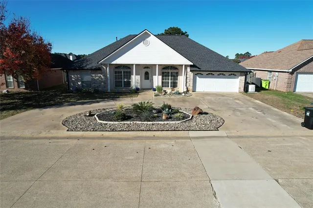 $420,000 | 19430 Sara Lane, Flint, TX 75762