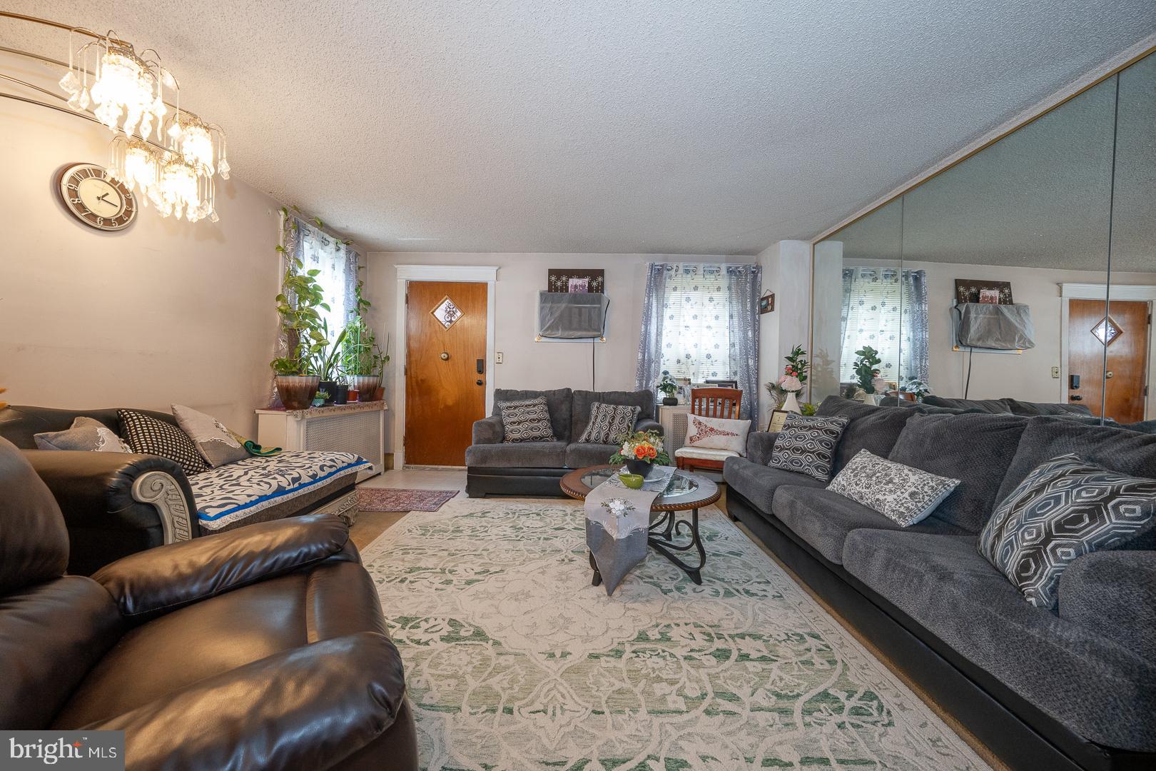 7278 Bradford Road Upper Darby, PA 19082 - Photo 6 of 26