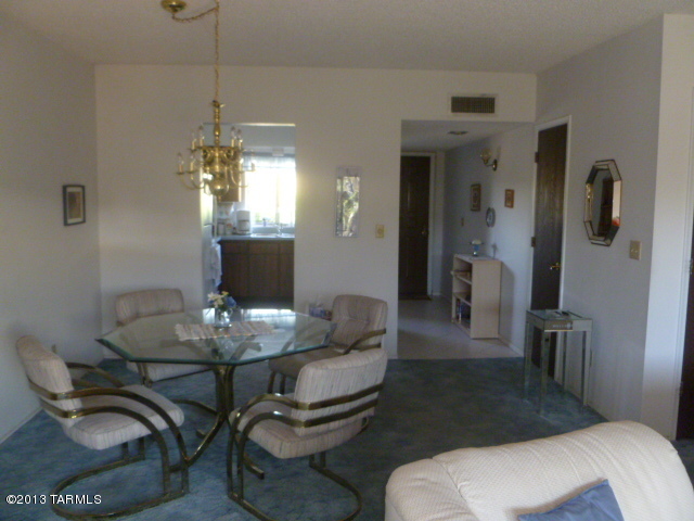 929 South Pantano Road Tucson, AZ 85710 - Photo 4 of 16 Gallery Image 4