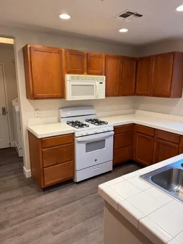 $299,988 | 4800 Westlake Parkway, Unit 308, Sacramento, CA 95835