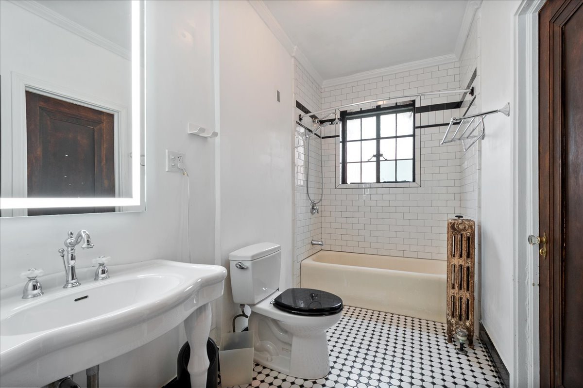 7348 North Ridge Boulevard, Unit 14C Chicago, IL 60645 - Photo 20 of 22
