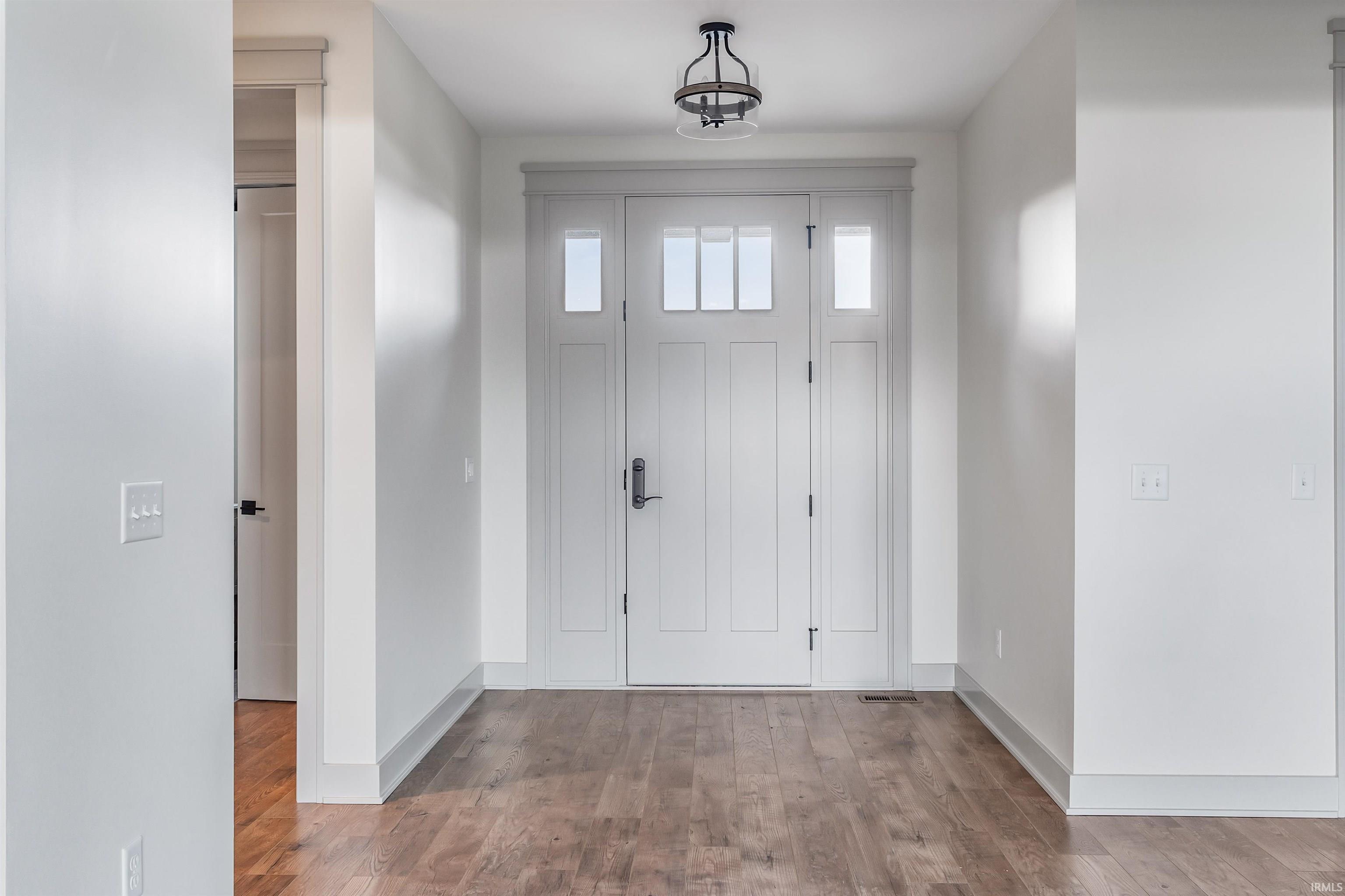 16570 Chilton Cove Huntertown, IN 46748 - Photo 12 of 36