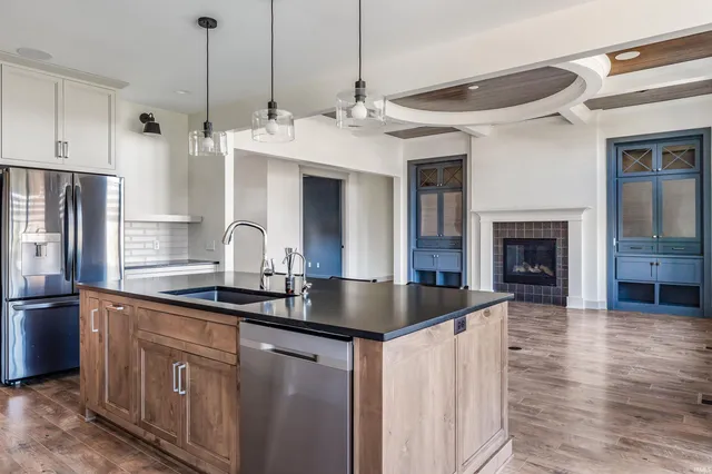 $699,900 | 16570 Chilton Cove, Huntertown, IN 46748