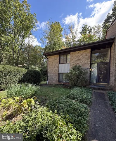 $3,075 | 11008 Saffold Way, Reston, VA 20190