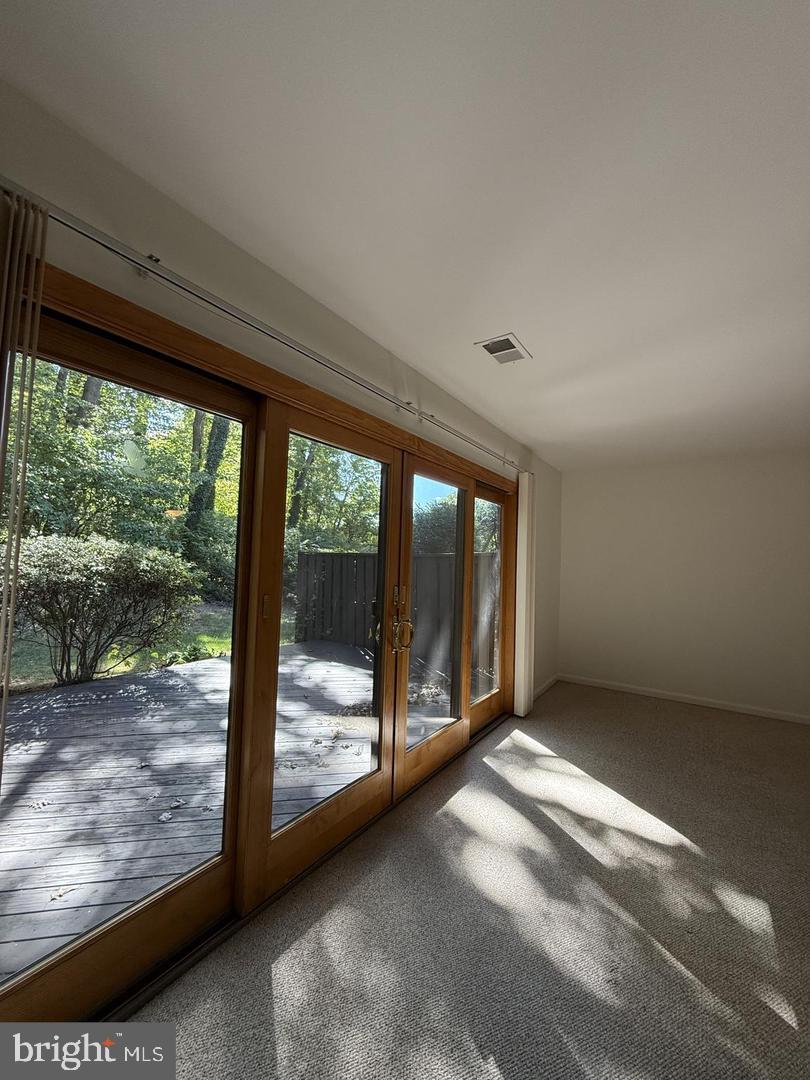 11008 Saffold Way Reston, VA 20190 - Photo 3 of 22