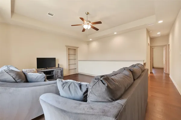 $3,495 | 7118 Argonne Trail, Sugar Land, TX 77479