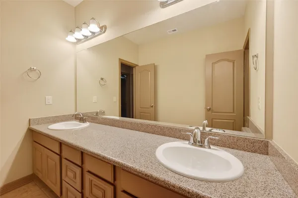 $3,495 | 7118 Argonne Trail, Sugar Land, TX 77479