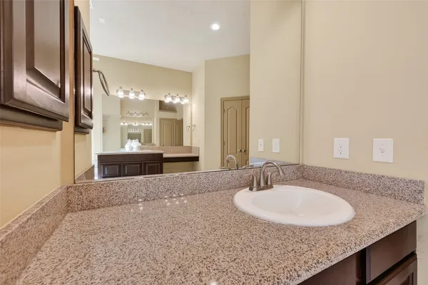 $3,495 | 7118 Argonne Trail, Sugar Land, TX 77479