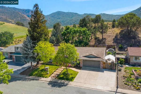 $968,000 | 152 Regency Drive, Clayton, CA 94517