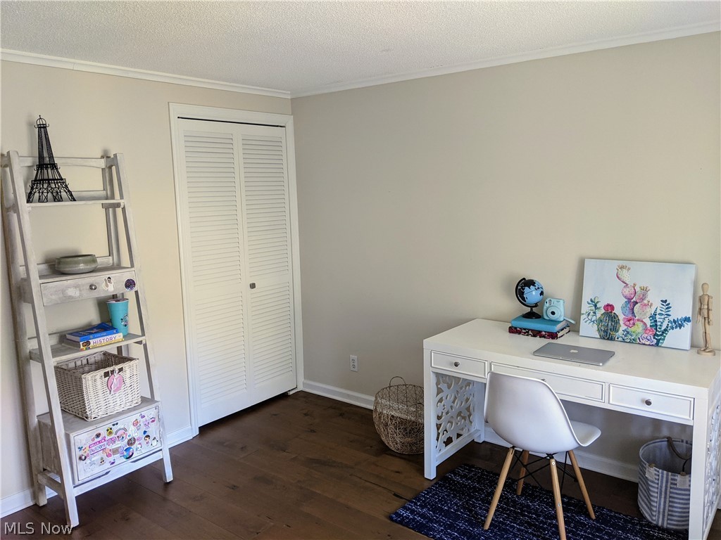 946 Som Center Road, Unit B2 Cleveland, OH 44143 - Photo 15 of 18 Gallery Image 15