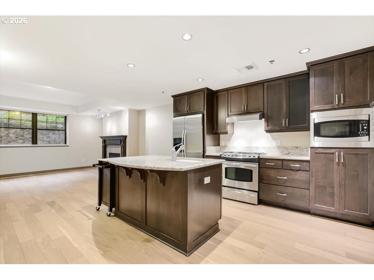 2454 Northwest Westover Road, Unit 102 Portland, OR 97210 - Photo 14 of 32
