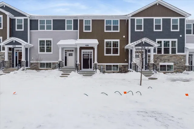 $3,000 | 406 Red Oak Circle, Volo, IL 60020