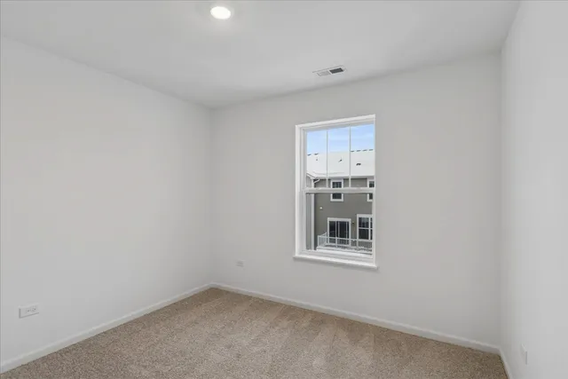 $3,000 | 406 Red Oak Circle, Volo, IL 60020