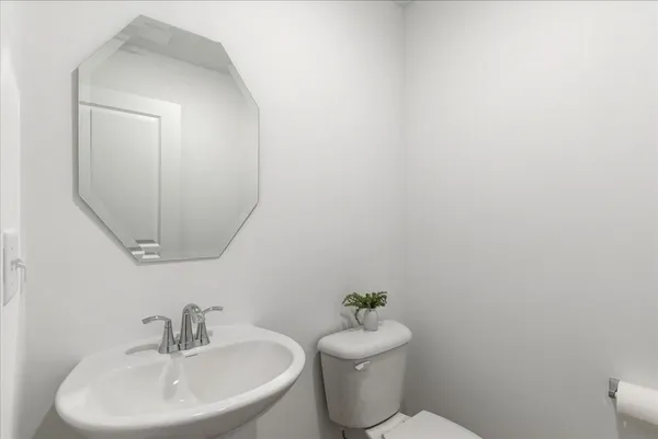 $2,800 | 406 Red Oak Circle, Volo, IL 60020