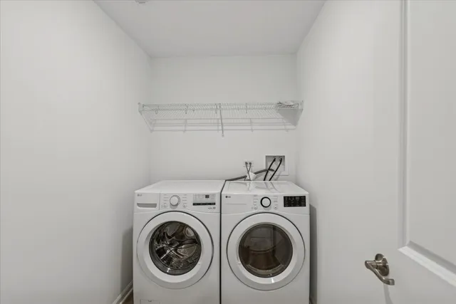 $3,000 | 406 Red Oak Circle, Volo, IL 60020