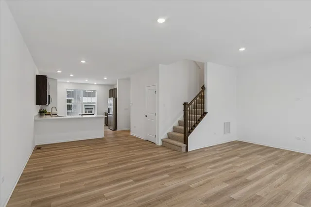 $3,000 | 406 Red Oak Circle, Volo, IL 60020