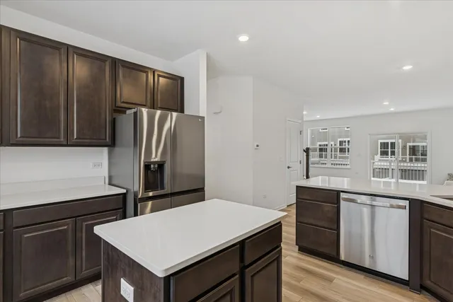 $3,000 | 406 Red Oak Circle, Volo, IL 60020