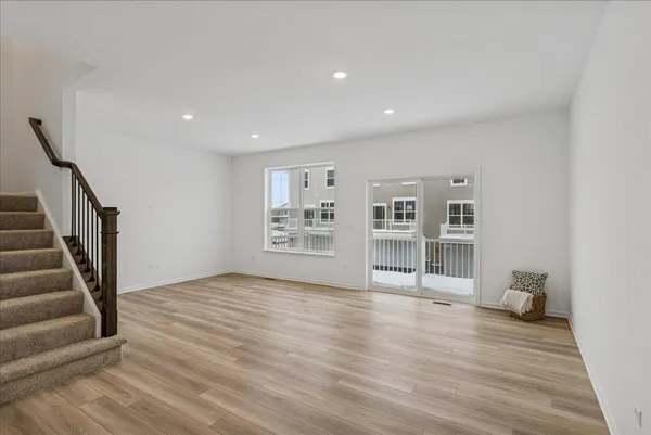 $2,800 | 406 Red Oak Circle, Volo, IL 60020