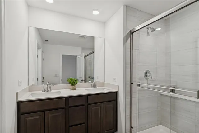 $3,000 | 406 Red Oak Circle, Volo, IL 60020