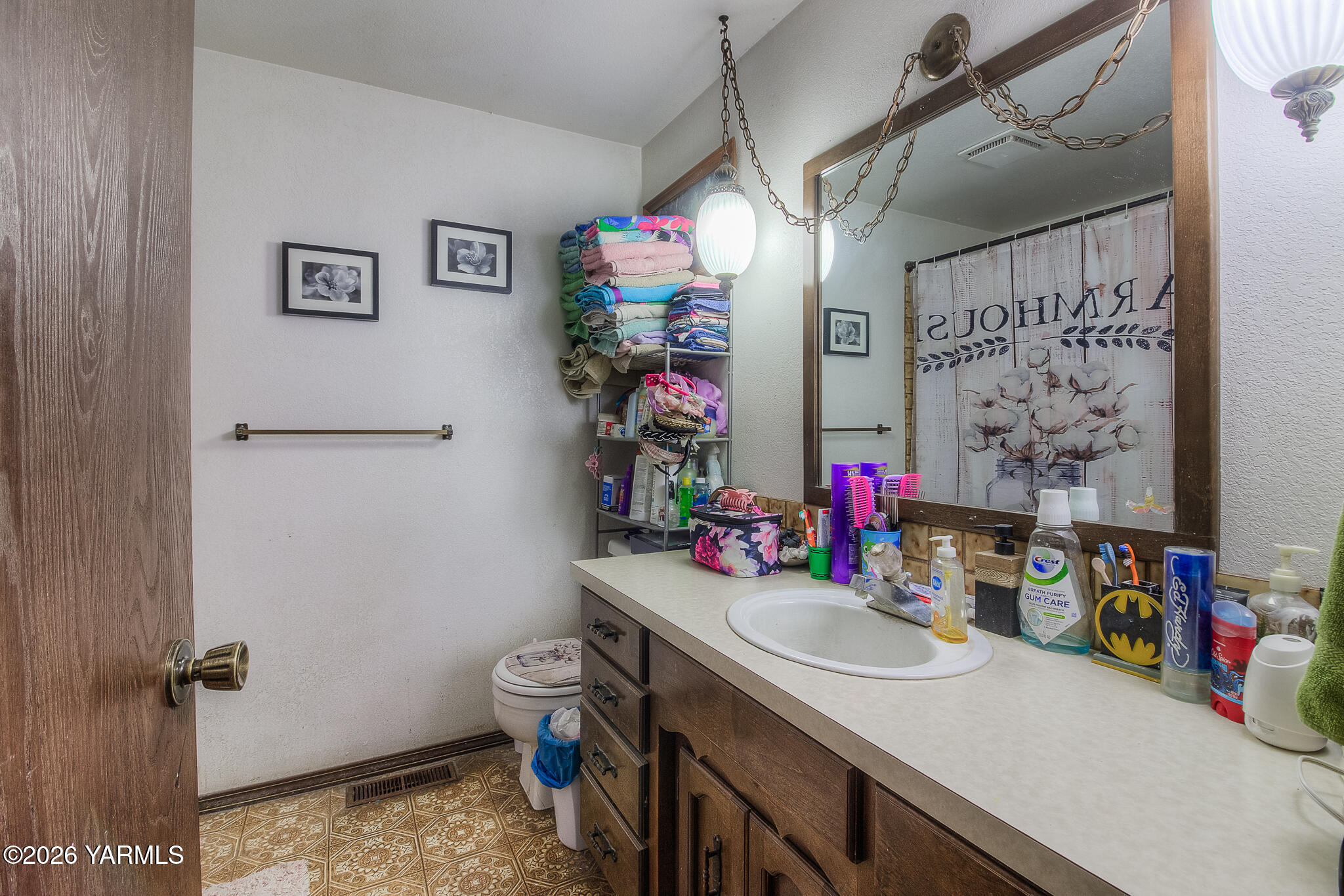 1130 Thompson Road Cowiche, WA 98923 - Photo 15 of 25 a view of bathroom