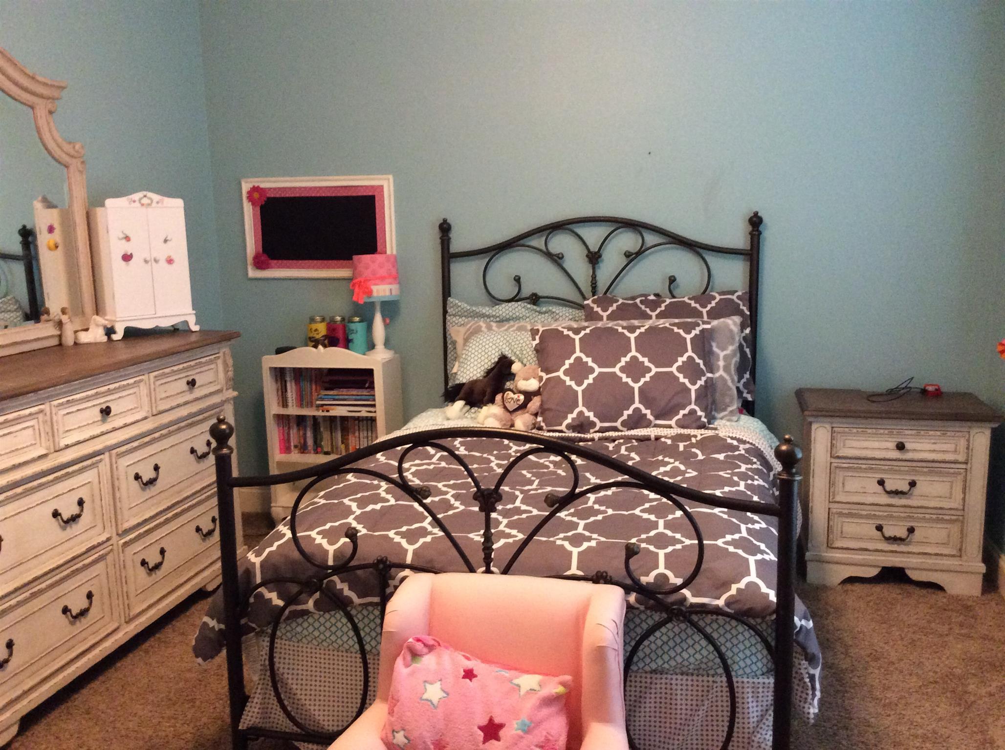 206 Hunters Ridge Drive Tullahoma, TN 37388 - Photo 14 of 18 Bedroom 4 is large and has great closet space