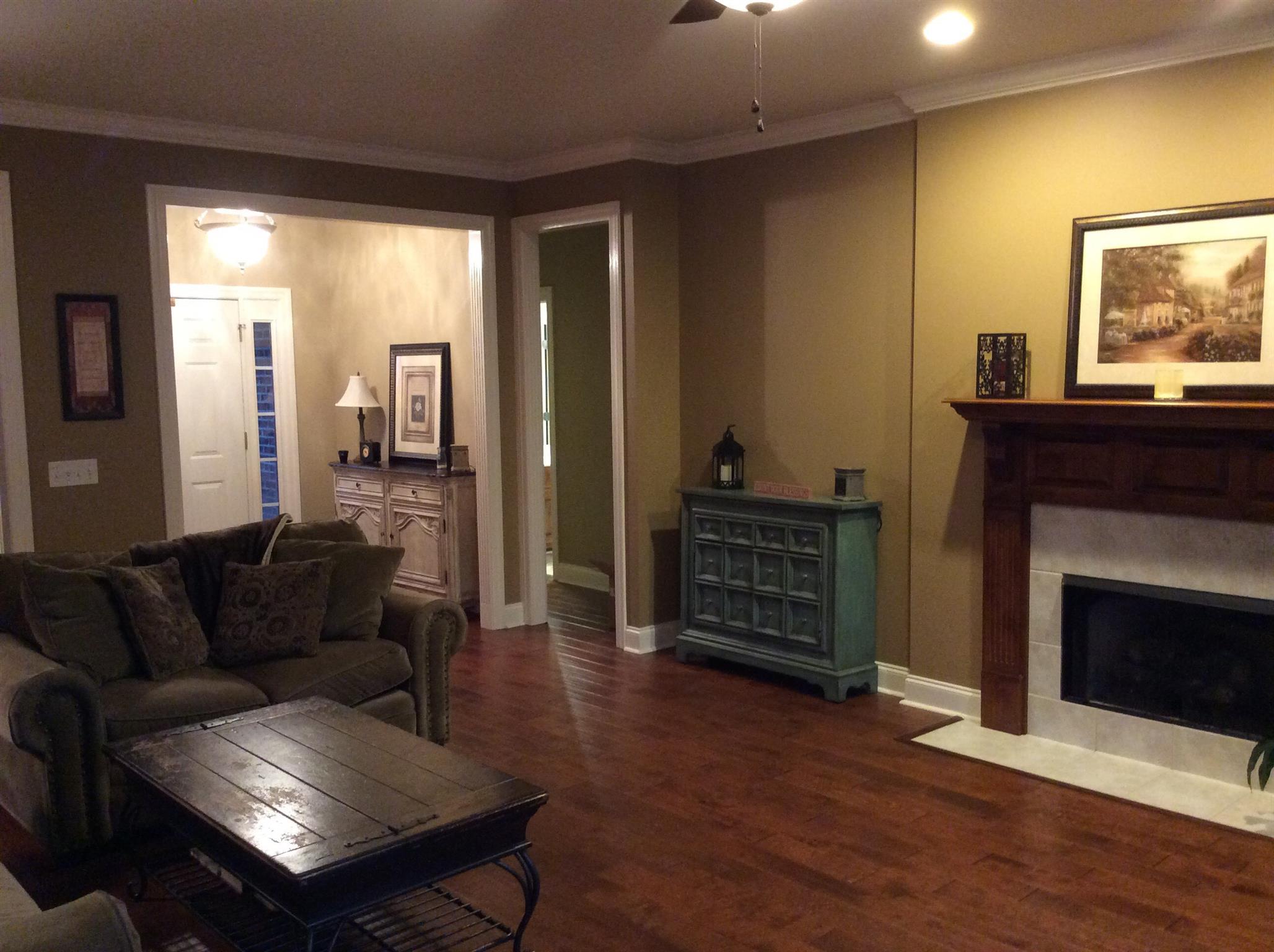 206 Hunters Ridge Drive Tullahoma, TN 37388 - Photo 3 of 18 Pre-finished hardwood floors and 9 ft ceilings in the living room