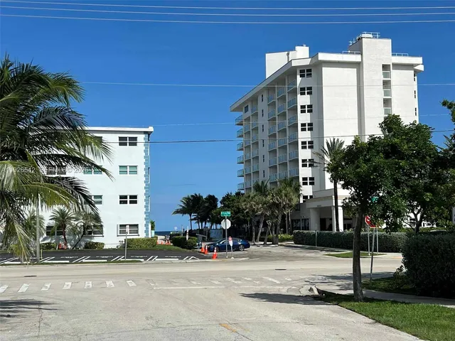 $1,800 | 3257 Northeast 13th Street, Unit 302, Pompano Beach, FL 33062