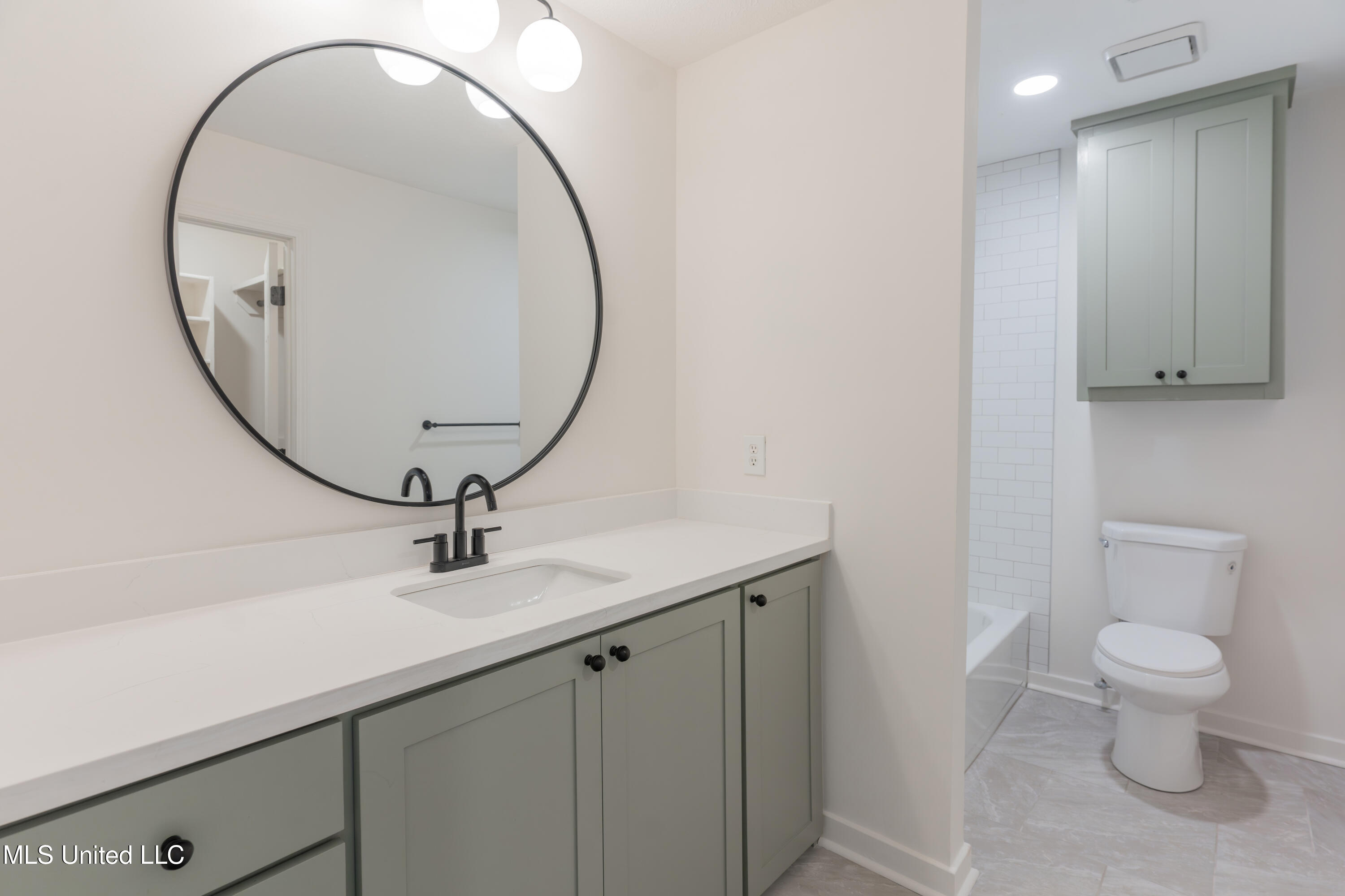 110 Casa Grande Drive Clinton, MS 39056 - Photo 24 of 46 24-PrimaryBathroom
