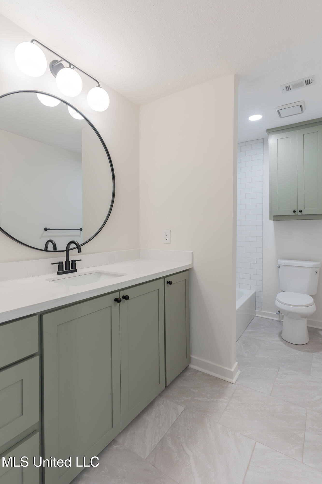 110 Casa Grande Drive Clinton, MS 39056 - Photo 25 of 46 25-PrimaryBathroom
