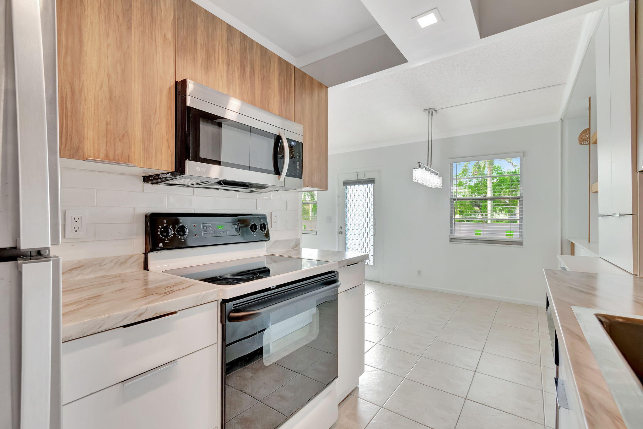 2006 Exeter Boca Raton, FL 33434 - Photo 11 of 83 19-web-or-mls-DSC_9294