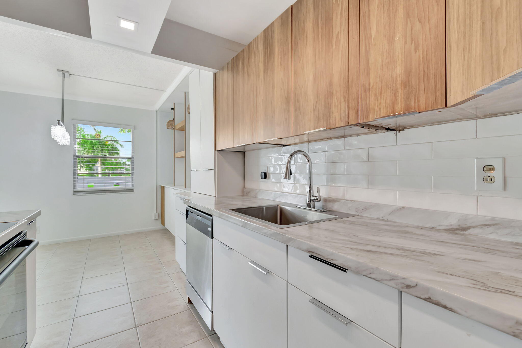 2006 Exeter Boca Raton, FL 33434 - Photo 12 of 83 20-web-or-mls-DSC_9299