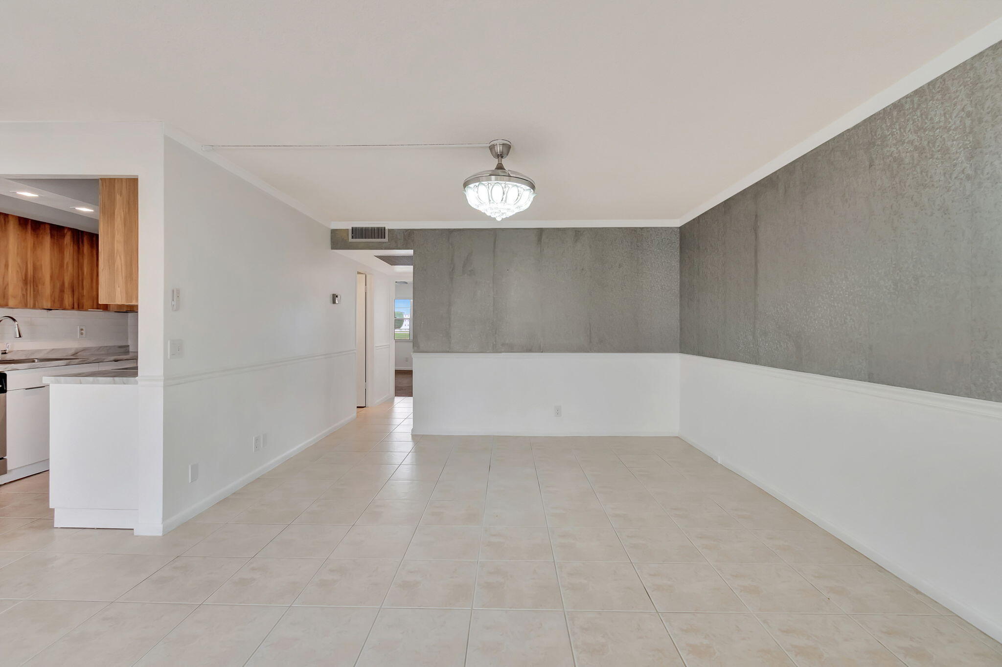 2006 Exeter Boca Raton, FL 33434 - Photo 2 of 83 21-web-or-mls-DSC_9304