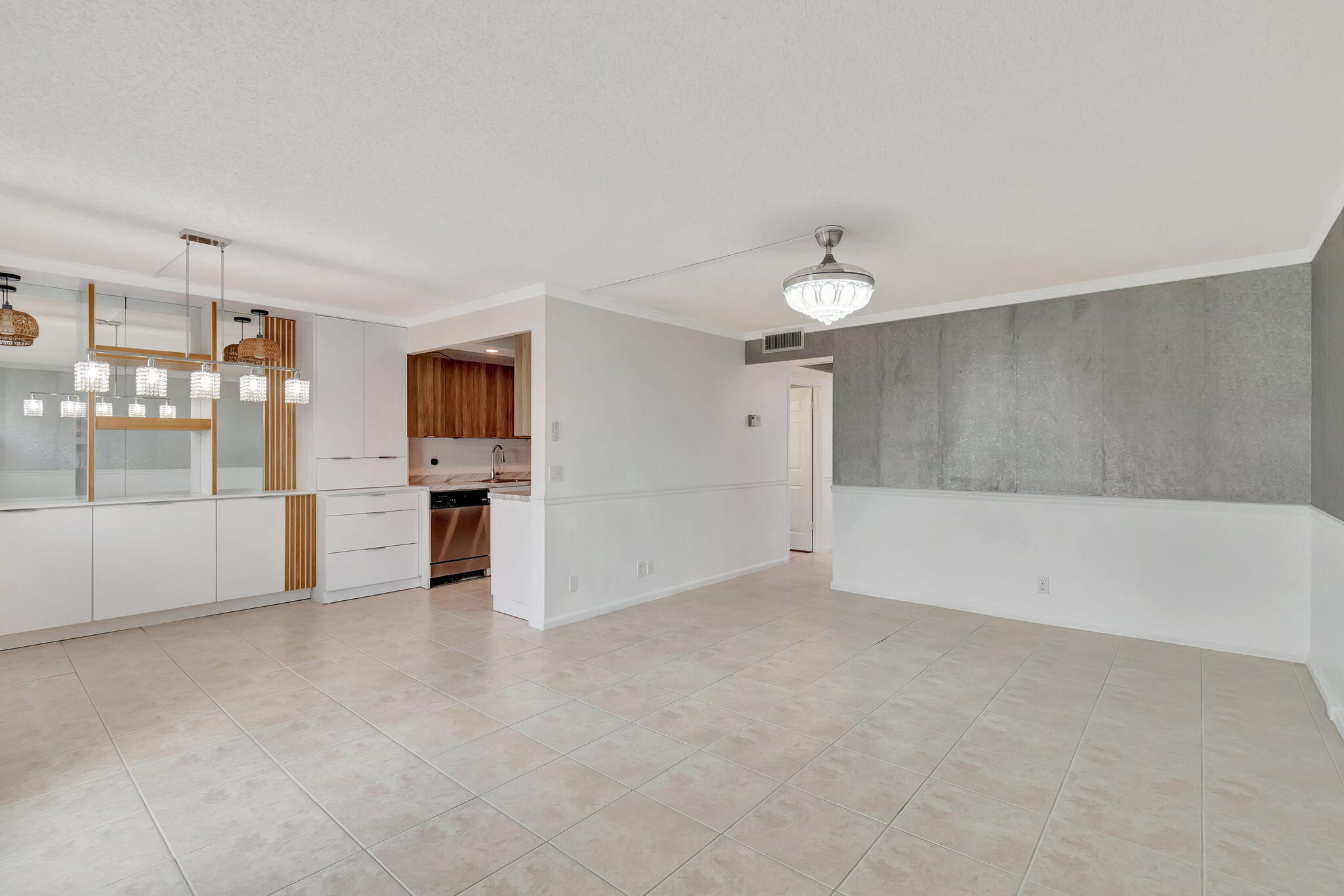 2006 Exeter Boca Raton, FL 33434 - Photo 8 of 83 13-web-or-mls-DSC_9259