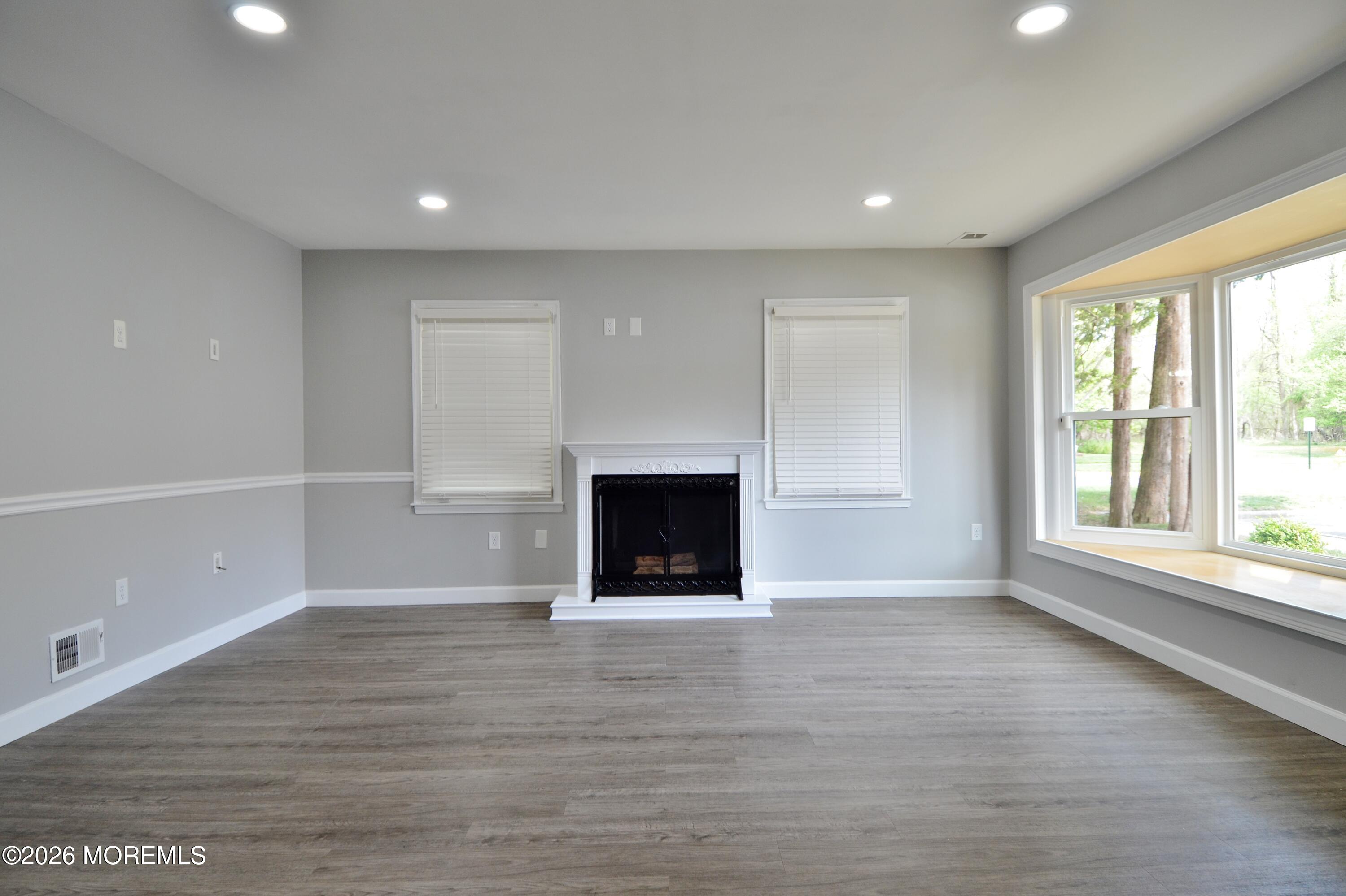 8 Colonial Court Jackson, NJ 08527 - Photo 7 of 47 6